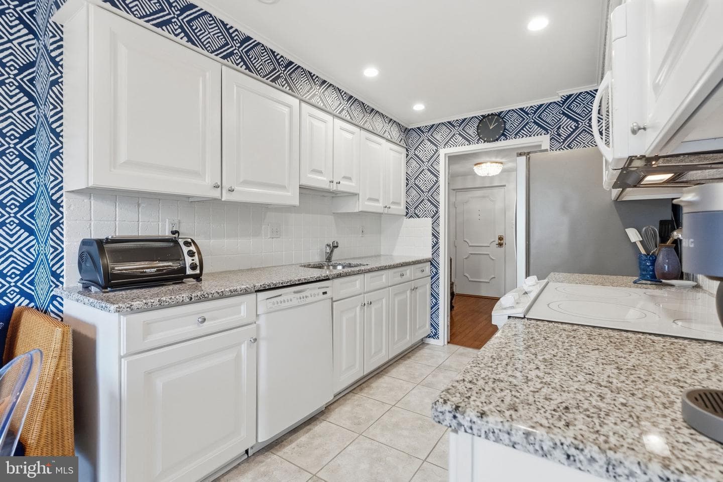 930 W Montgomery Avenue #304 photo 17