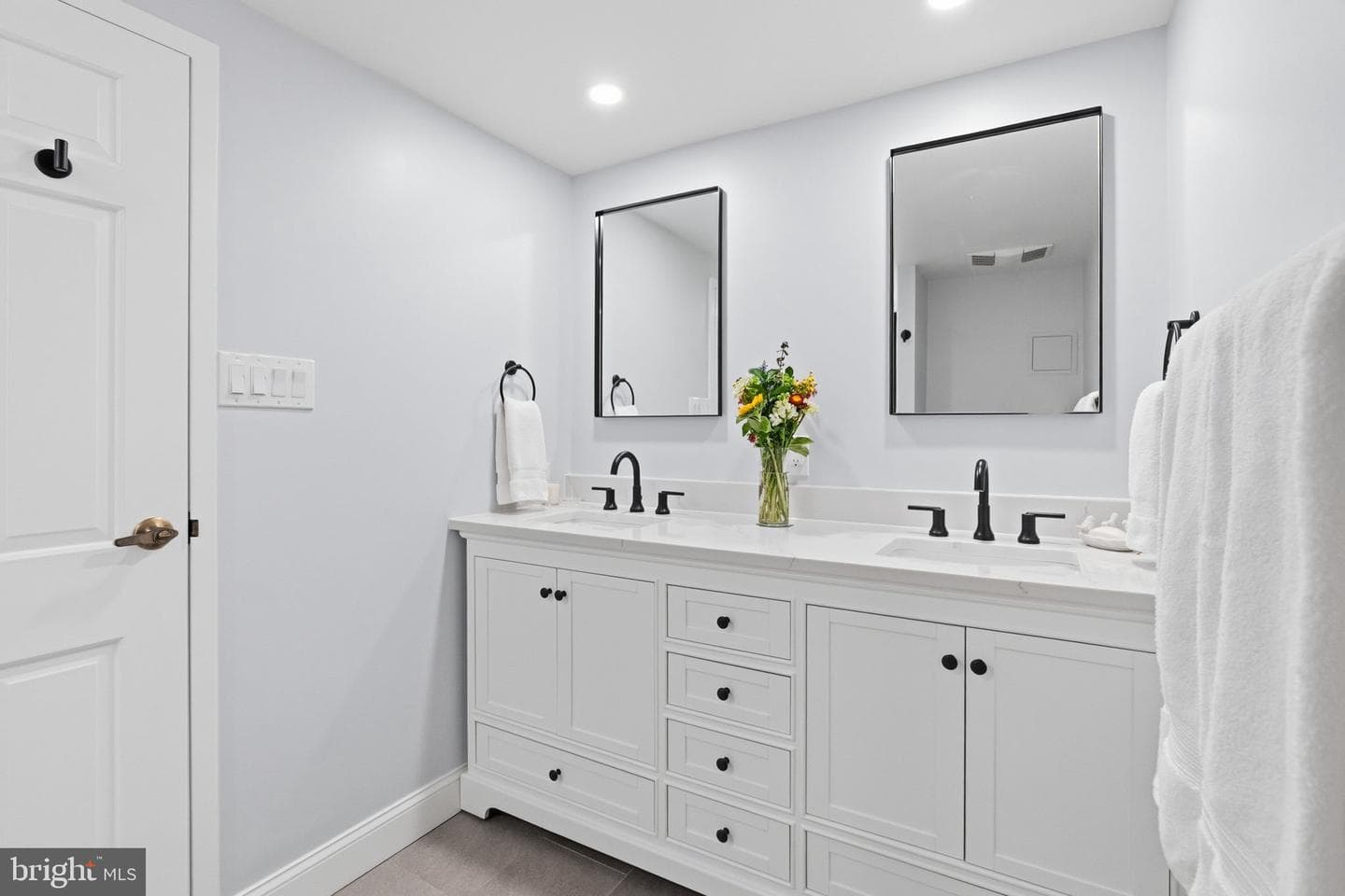 930 W Montgomery Avenue #304 photo 26