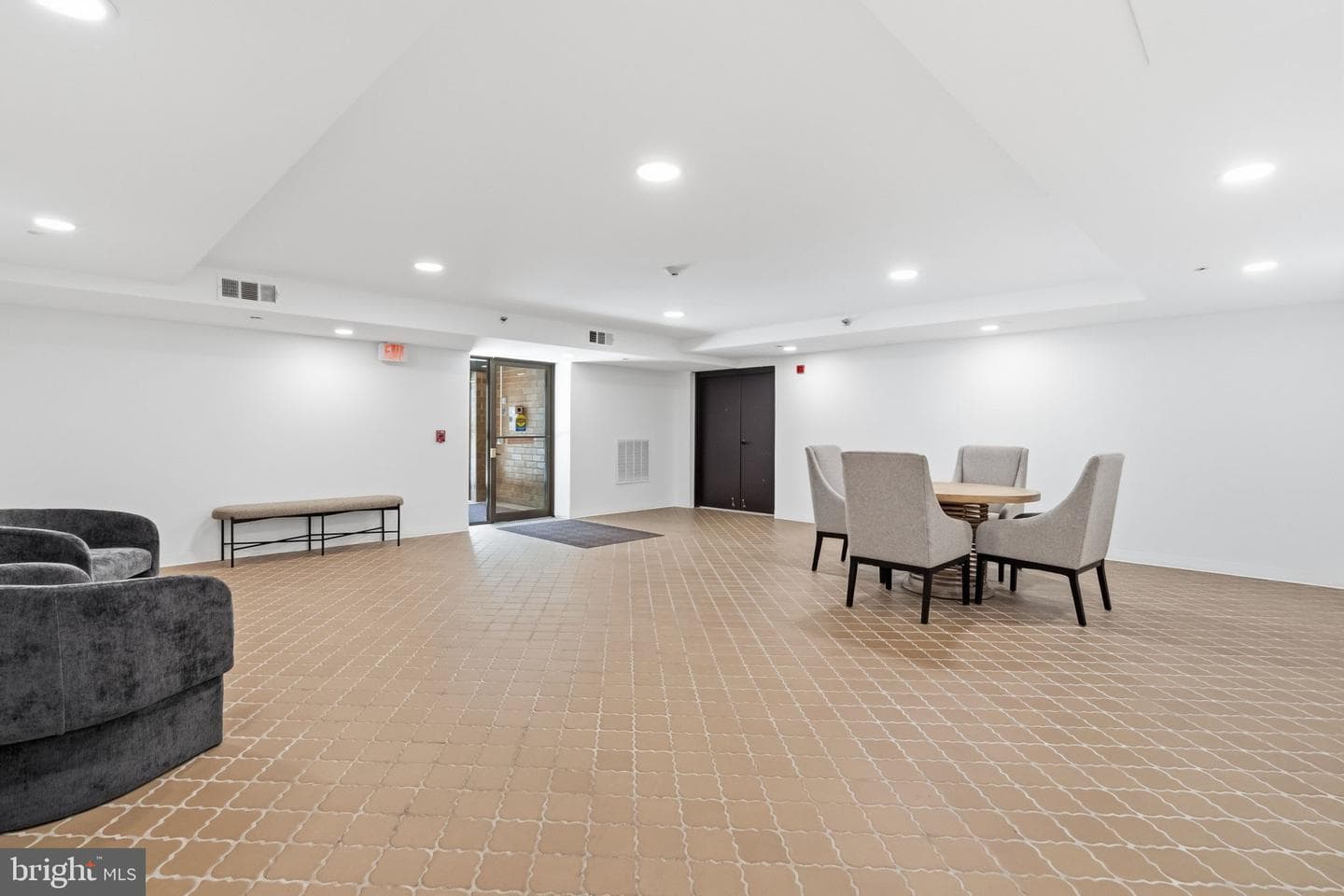 930 W Montgomery Avenue #304 photo 34