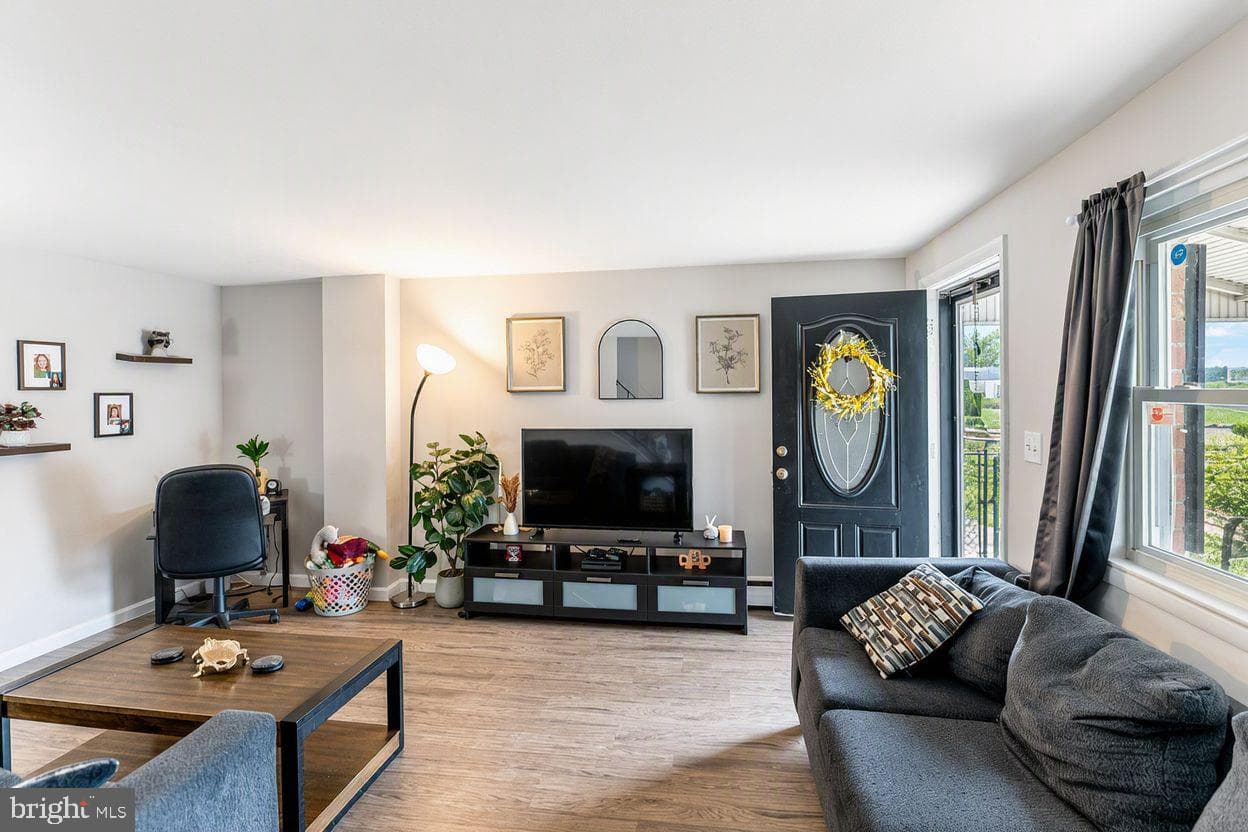 1028 Walnut photo 7