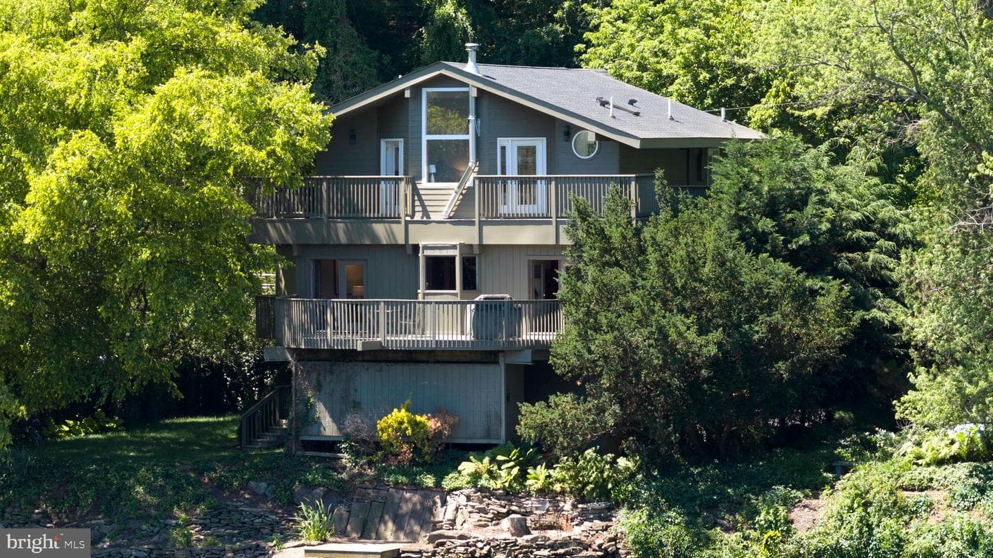 206 River Road