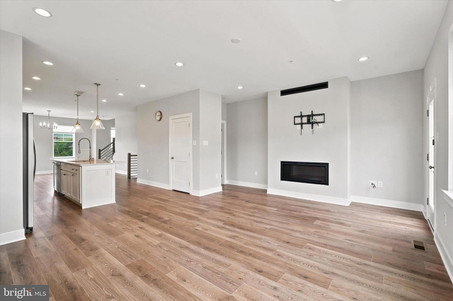 35 Third Avenue photo 18