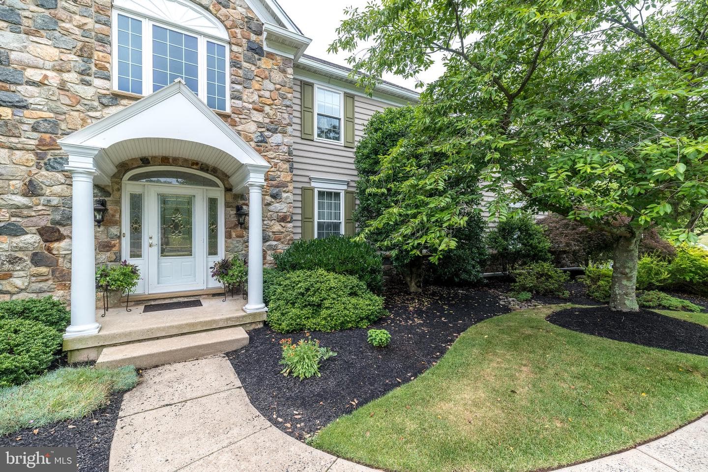 650 Grantham Lane photo 36