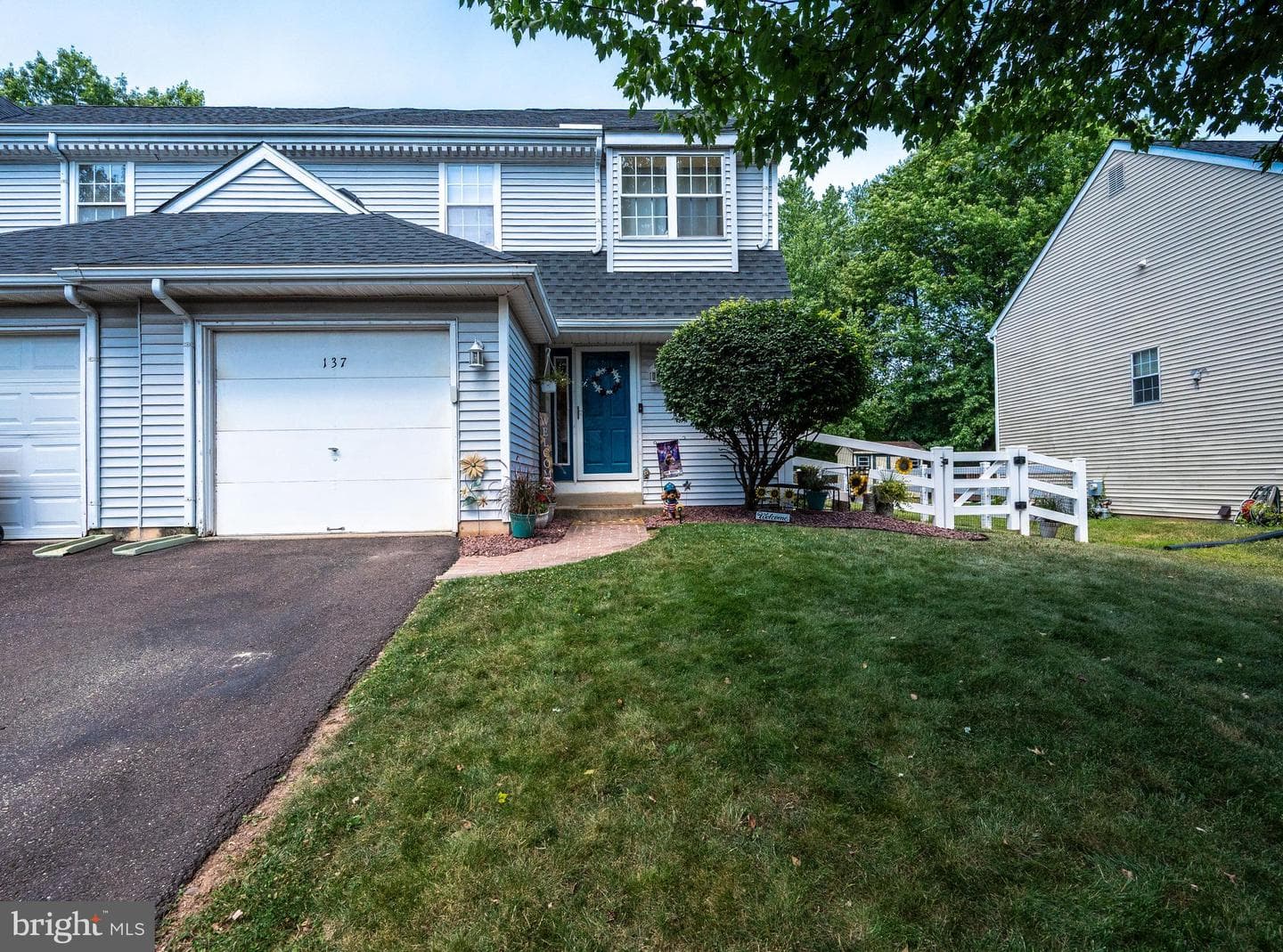 137 Azalea Circle photo 3