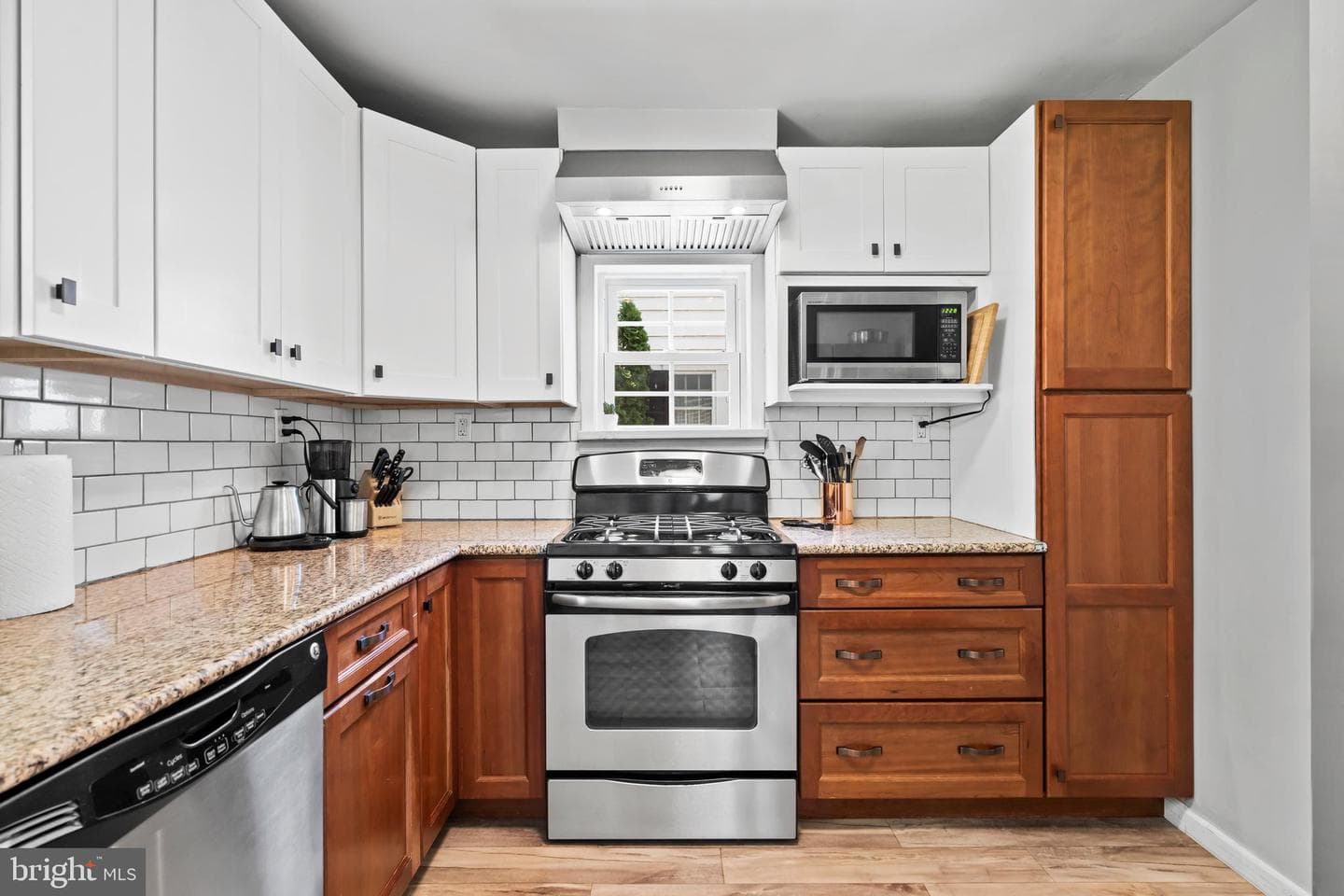 108 E Waverly Road photo 17