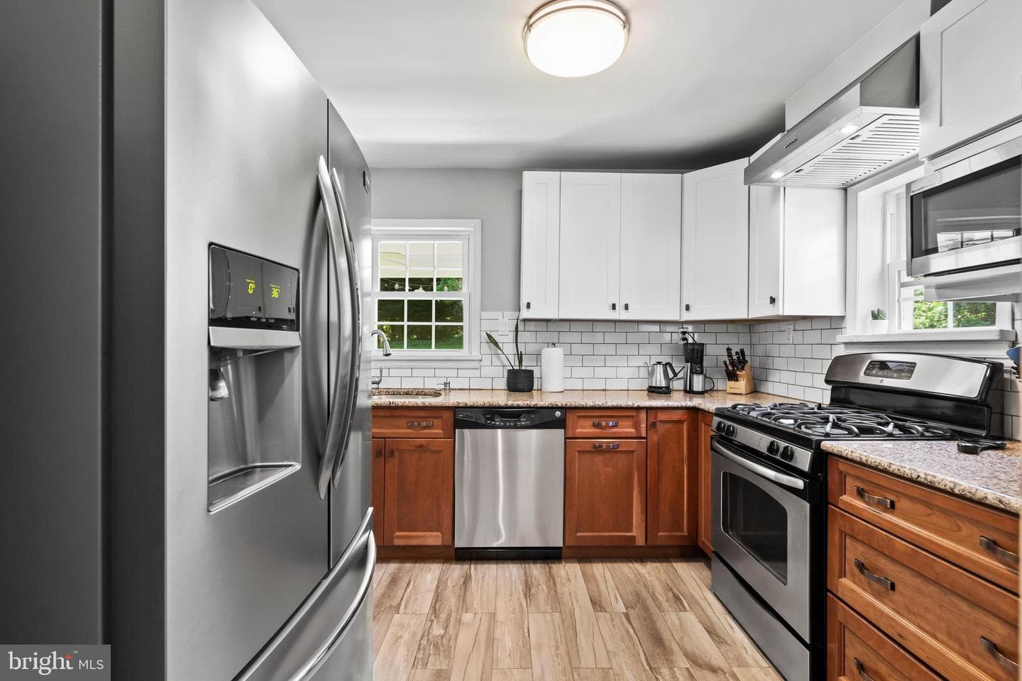 108 E Waverly Road photo 19