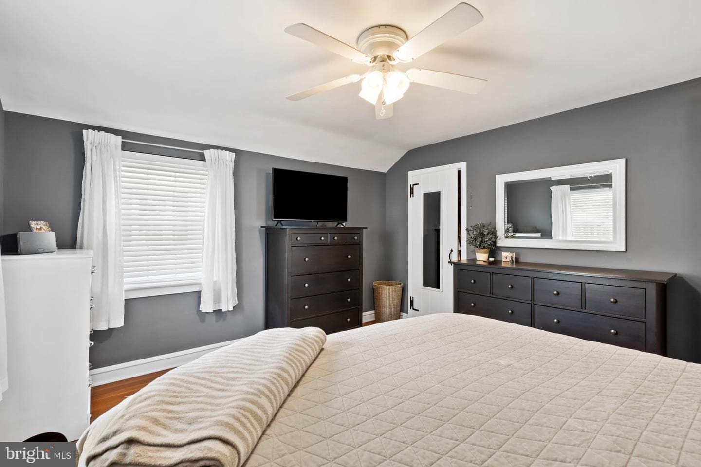 108 E Waverly Road photo 23