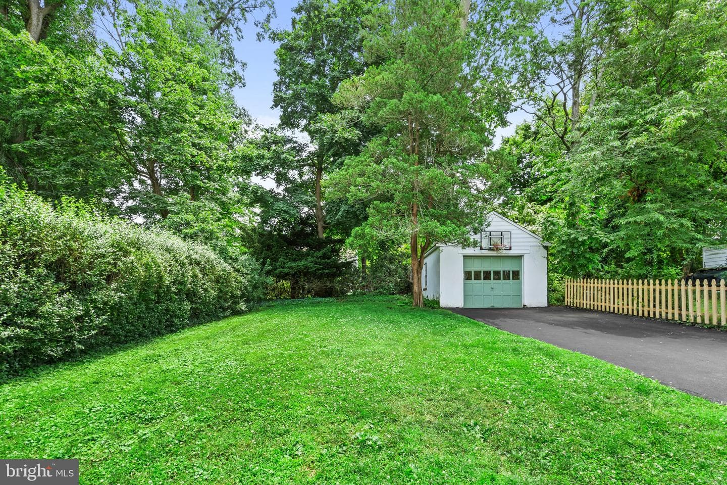 108 E Waverly Road photo 35