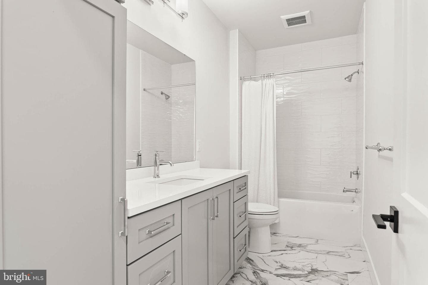 417 Isabelle Court #201 photo 21