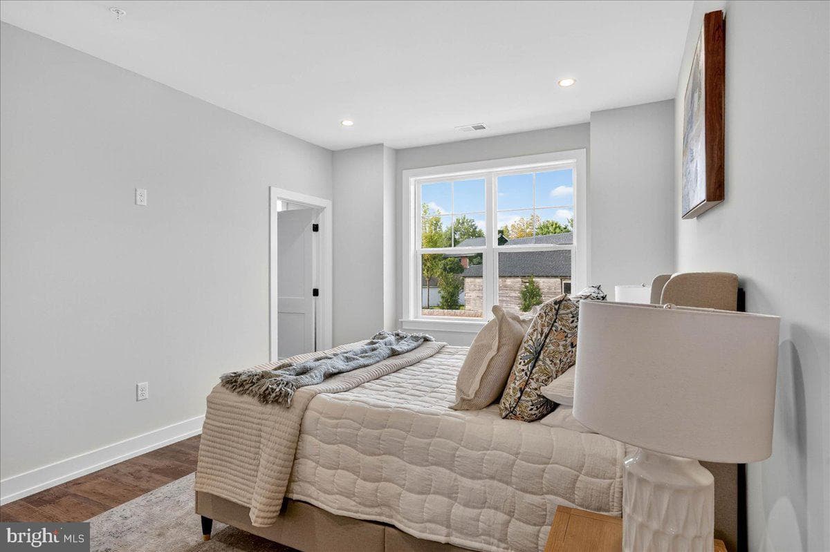 417 Isabelle Court #201 photo 38