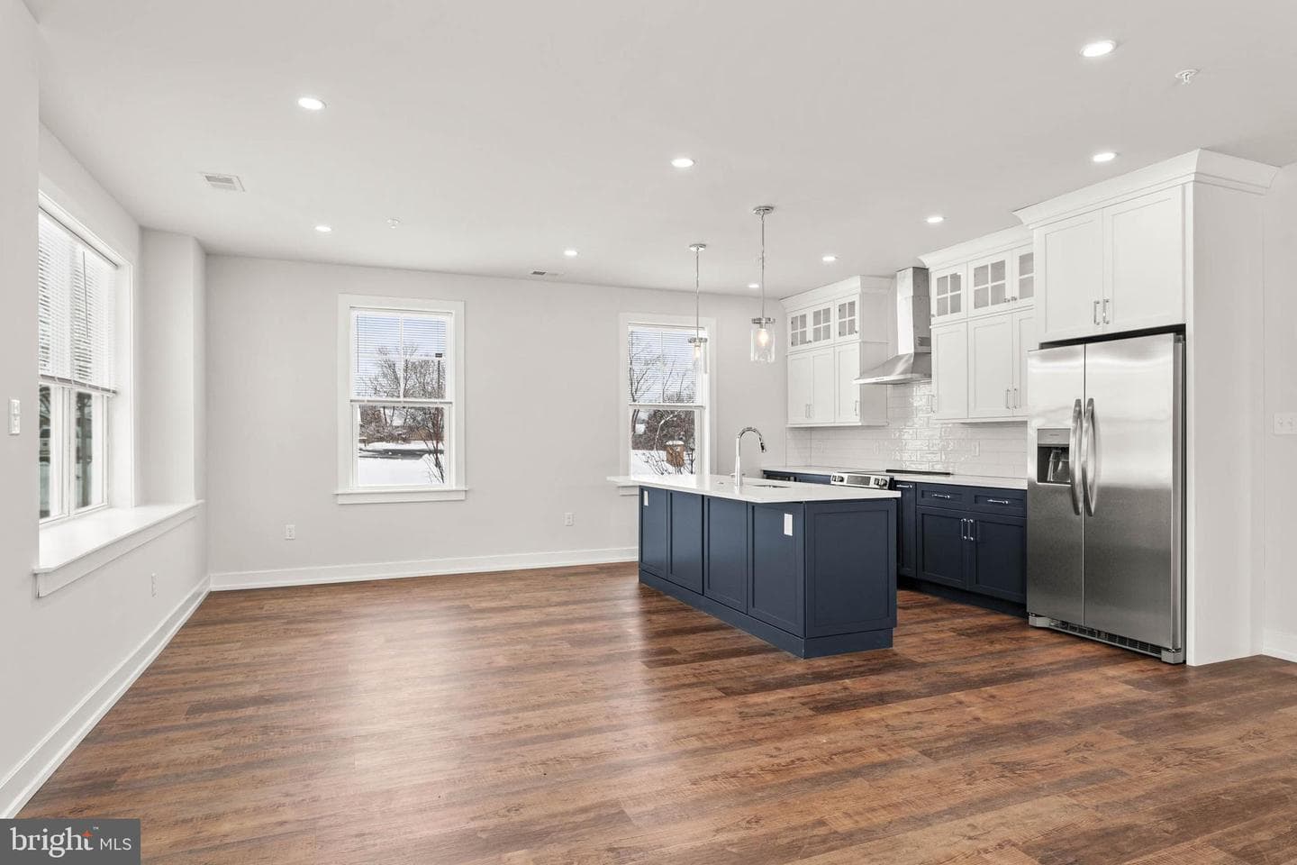 417 Isabelle Court #201 photo 8