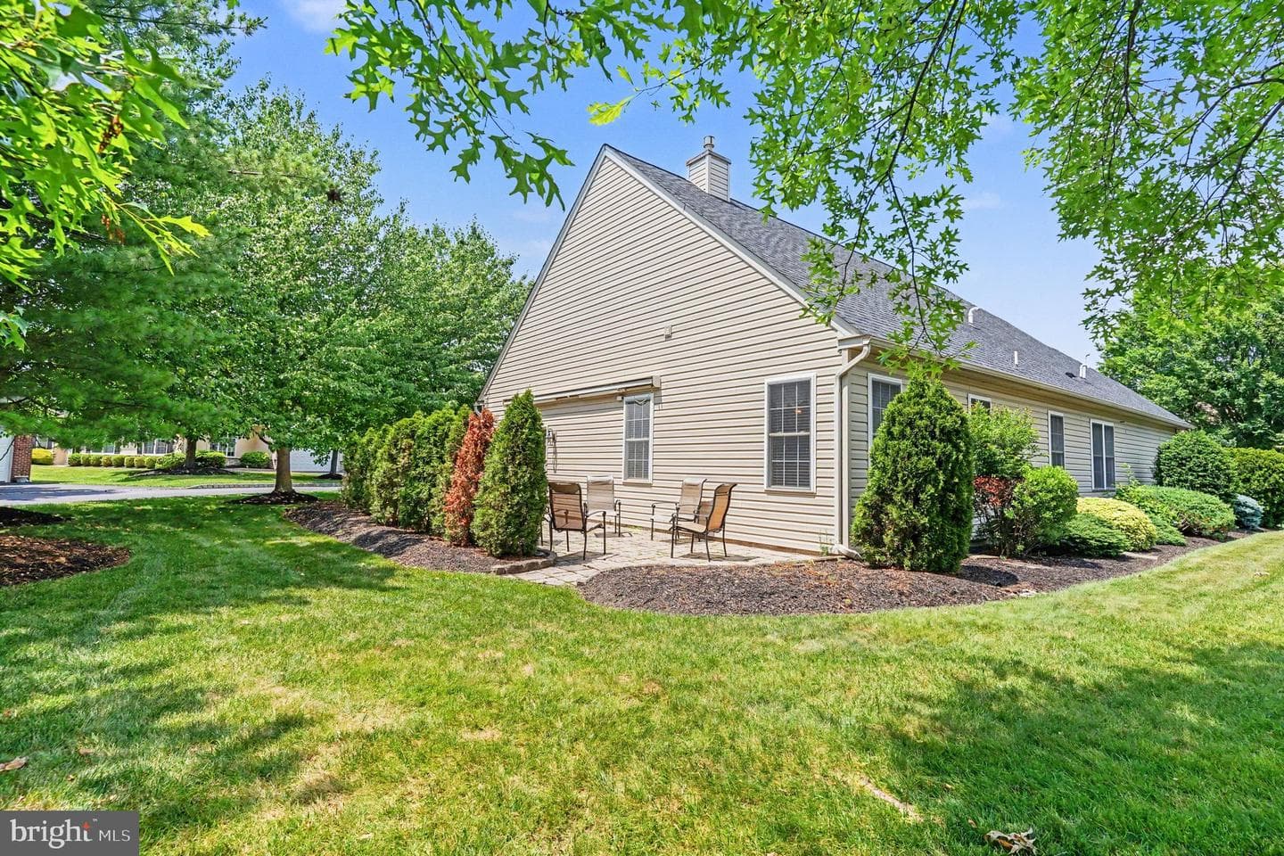 290 Kingsfield Drive photo 34