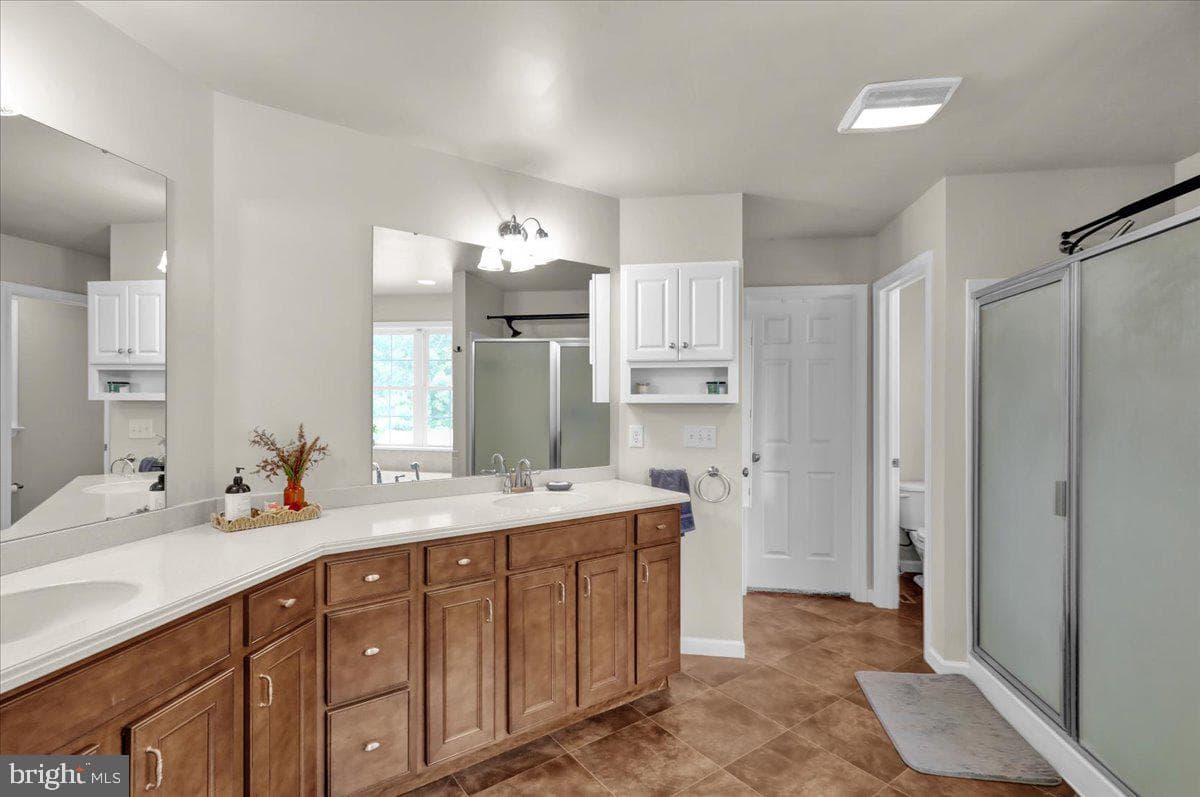 165 Sycamore Boulevard photo 28