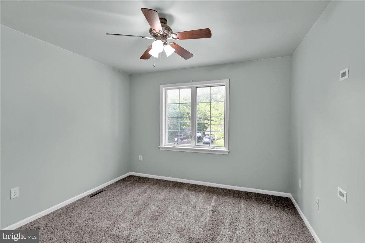 165 Sycamore Boulevard photo 30