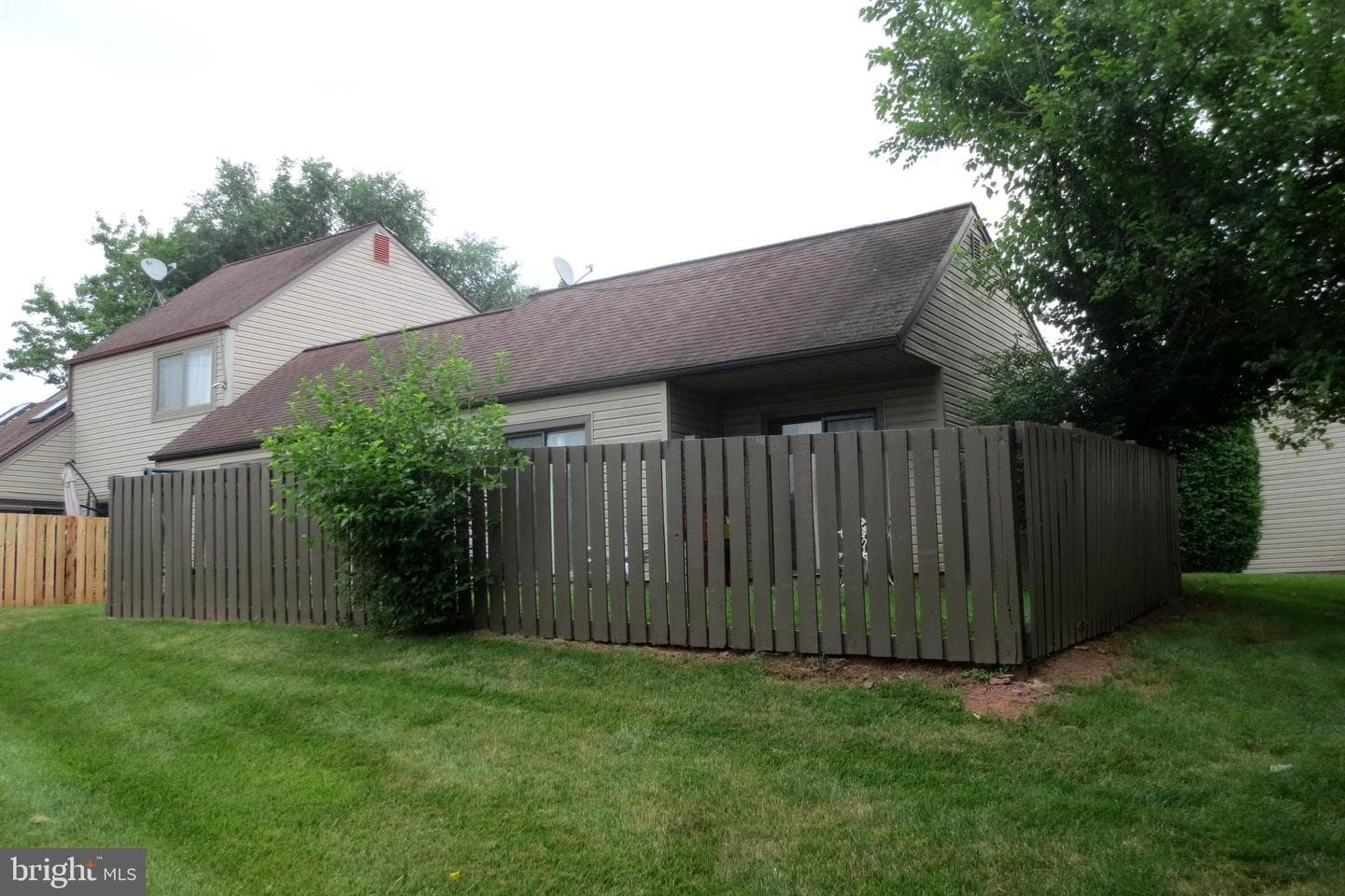 347 Bridge Street photo 4