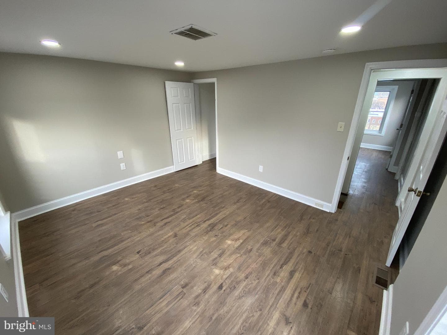 220 Pearl St photo 18
