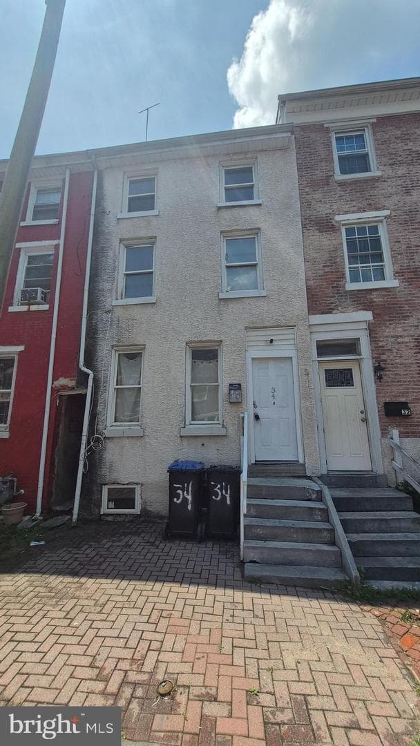 34 E Chestnut St photo 1