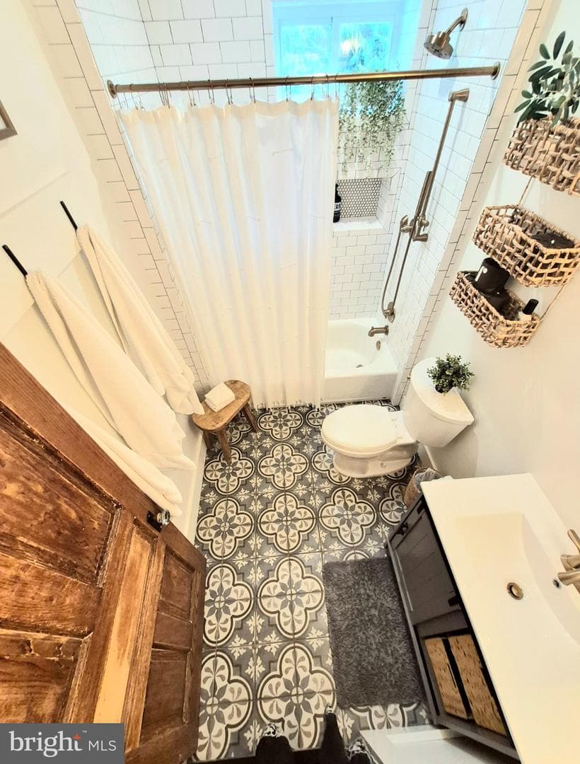54 Blake Avenue photo 36