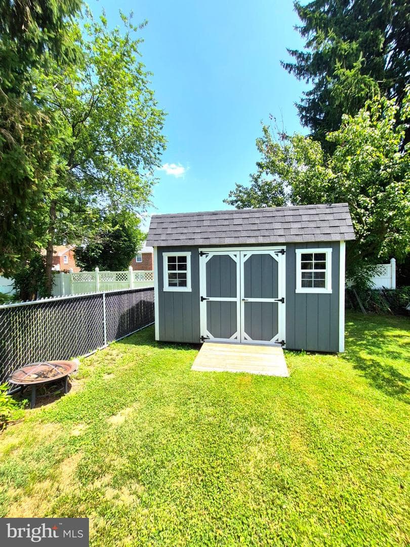 54 Blake Avenue photo 52