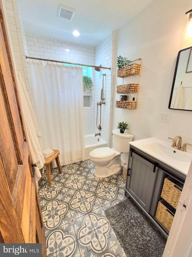 54 Blake Avenue photo 6