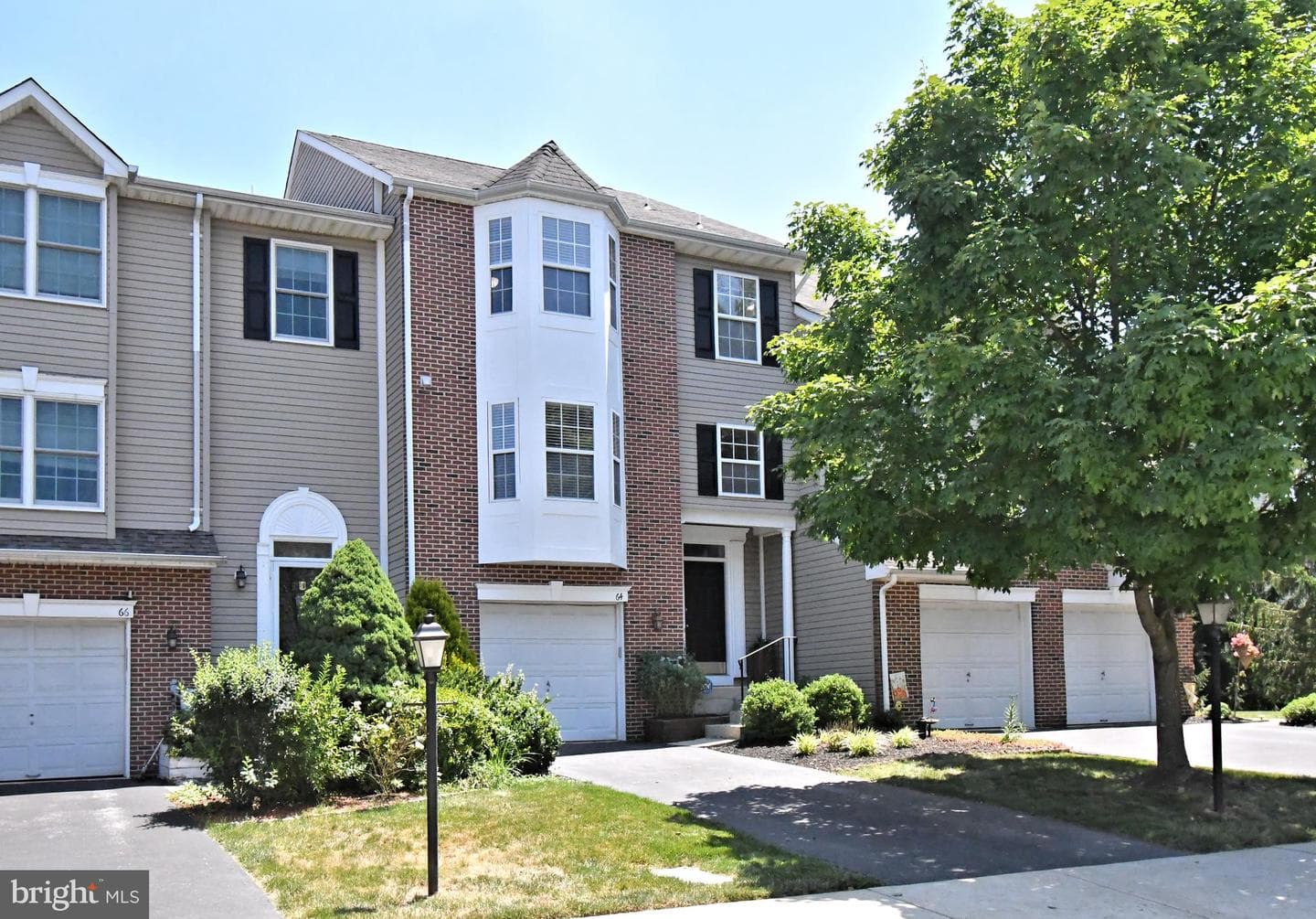 64 Hunt Club Drive photo 1