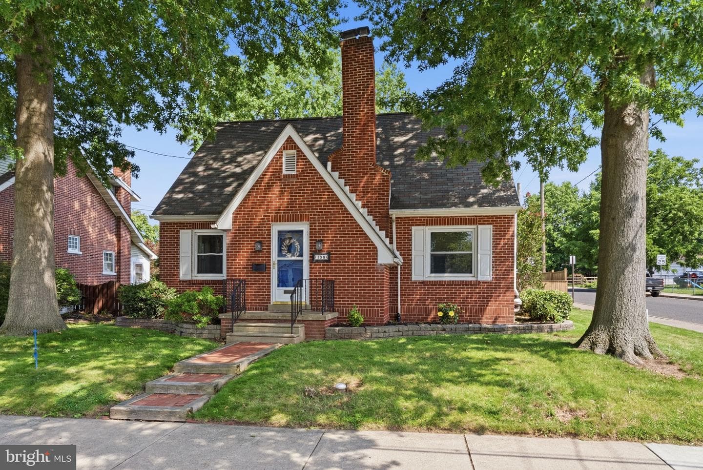 198 W Lincoln Avenue photo 40