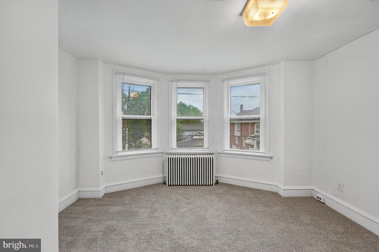 1137 South Street photo 26