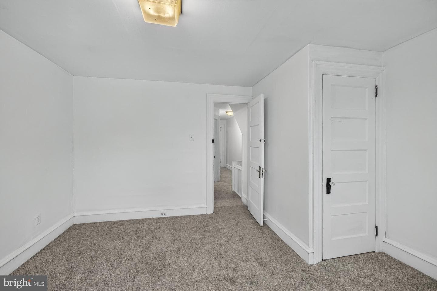 1137 South Street photo 29