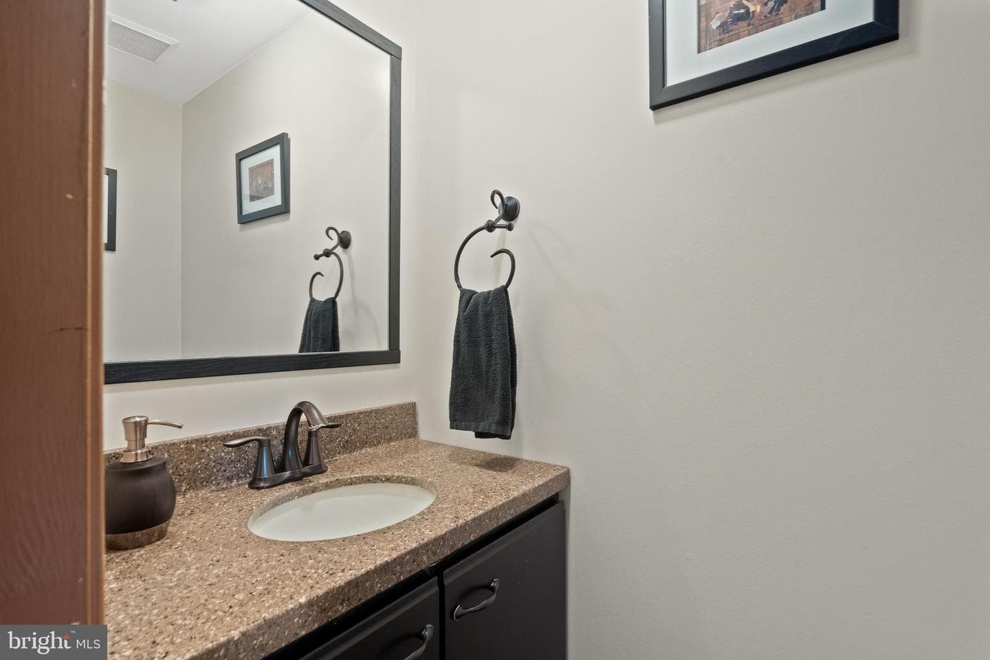 104 Hollytree Court photo 13