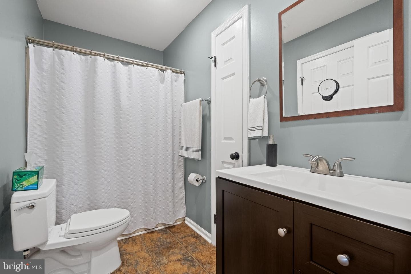 104 Hollytree Court photo 28