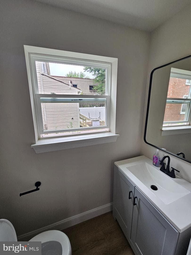 321 Elm Avenue photo 7