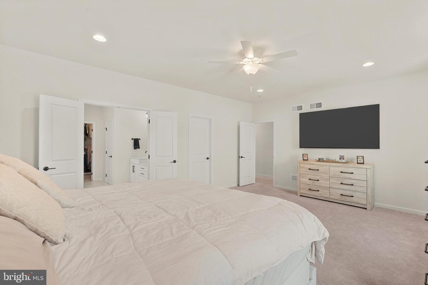 15 Patricia Drive photo 33