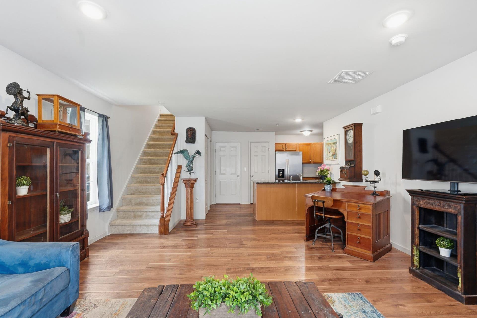 3041 Davenport Way #100 L photo 6