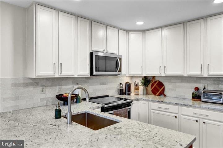 2305 Carriage Lane photo 9