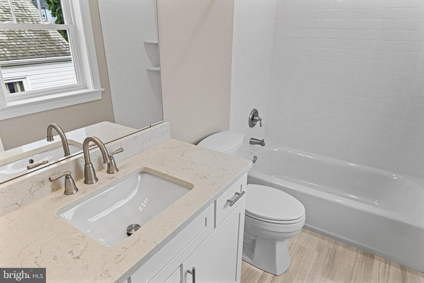 232 Brook Street photo 25