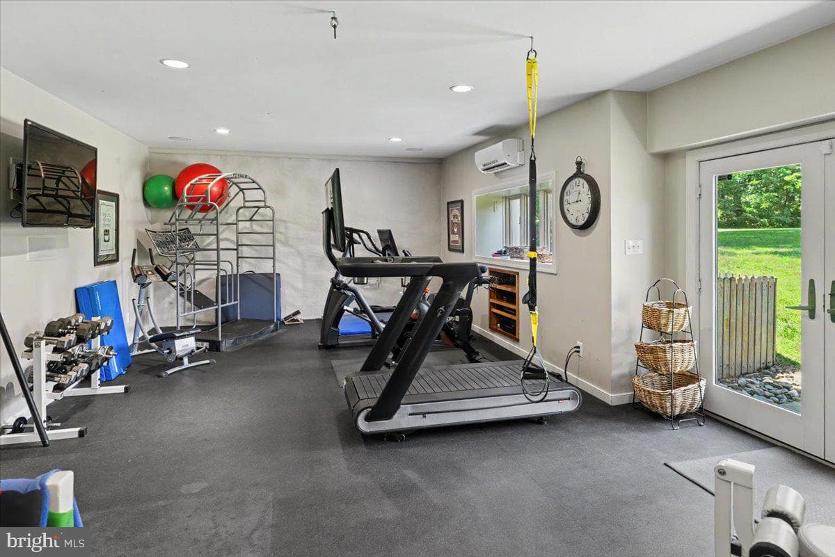 7029 Sheaff Lane photo 47
