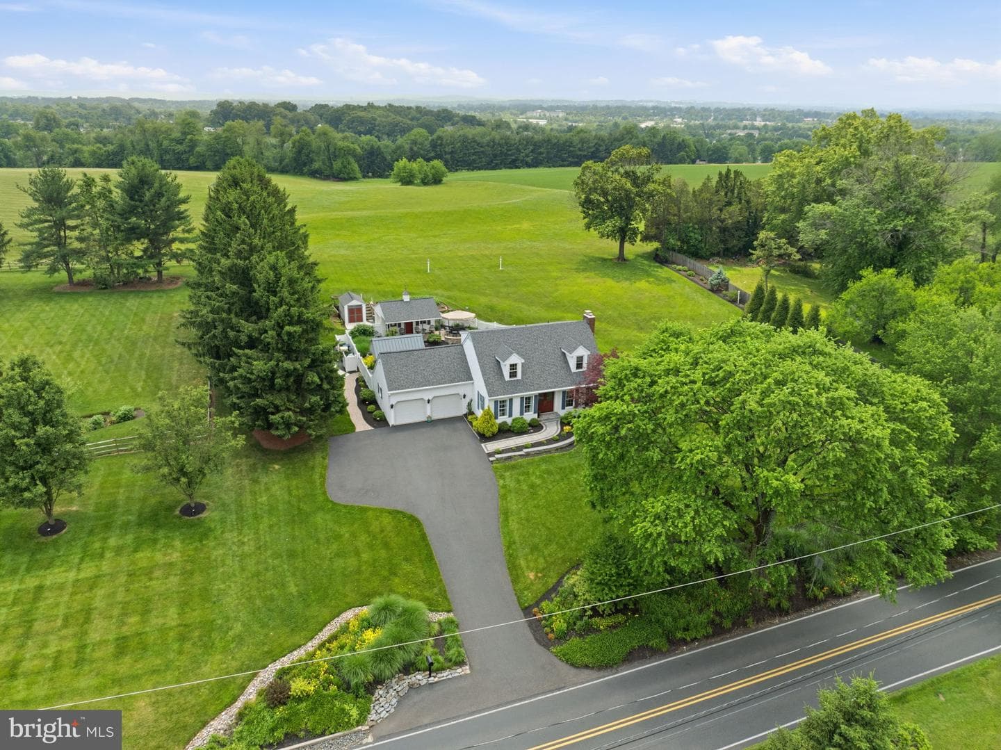 63 W Linfield Trappe Road photo 3