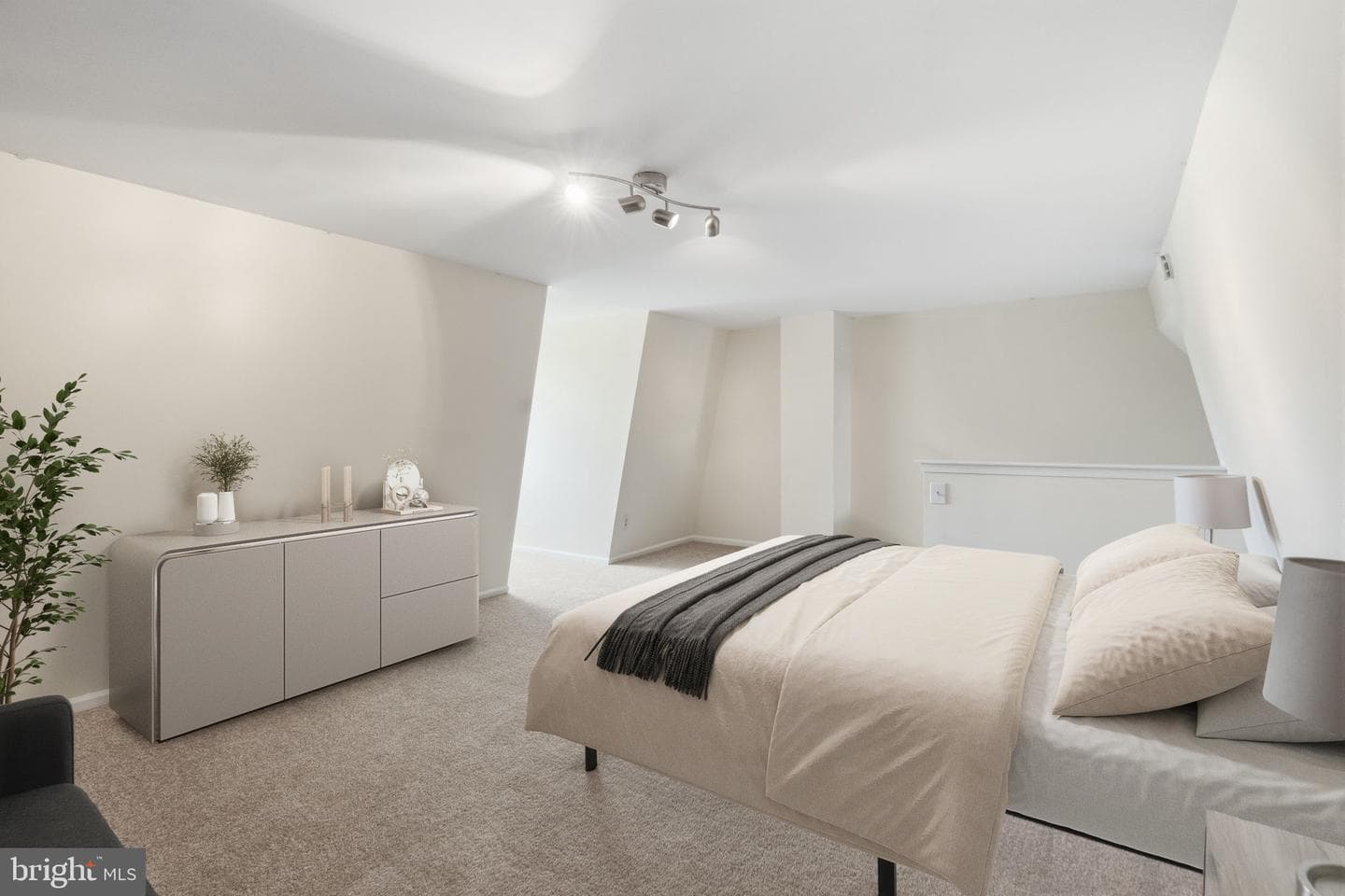 2494 Norrington Drive photo 24