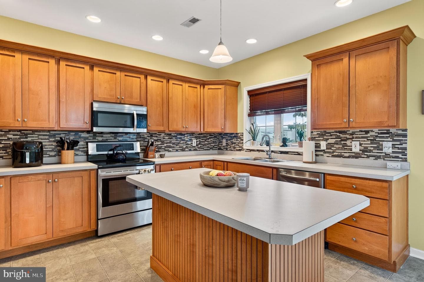 703 Green Street photo 10