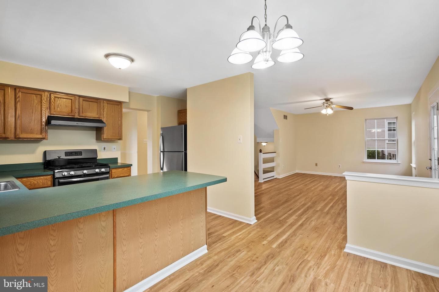 806 Elizabeth Court photo 12