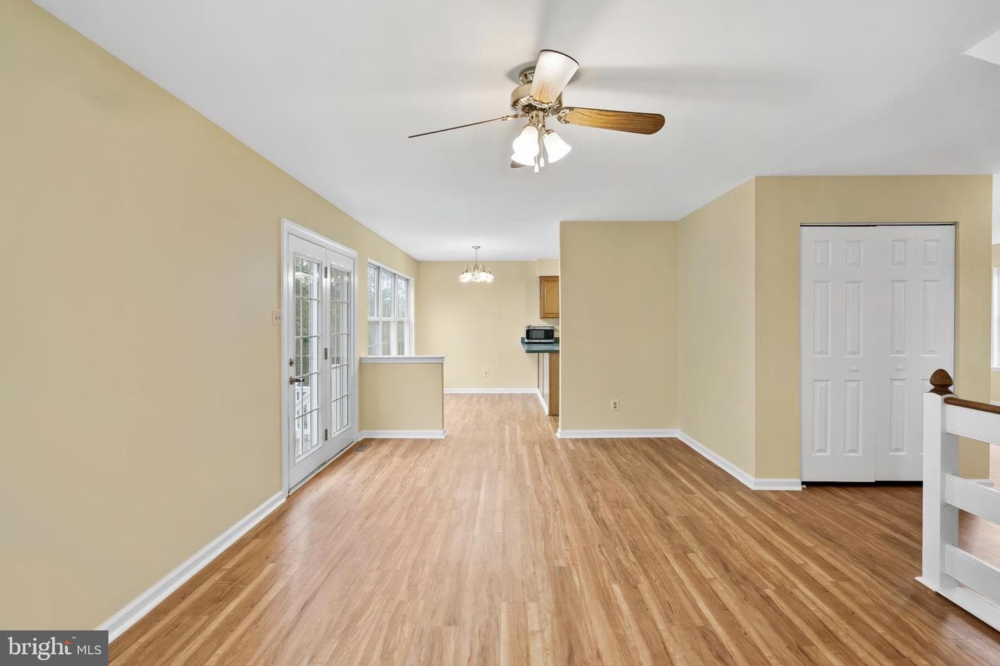 806 Elizabeth Court photo 14