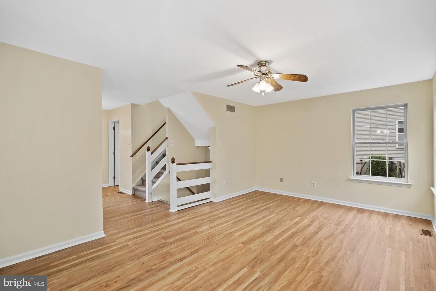 806 Elizabeth Court photo 16