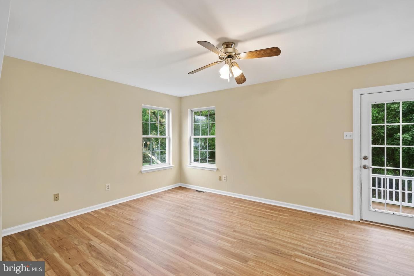 806 Elizabeth Court photo 17