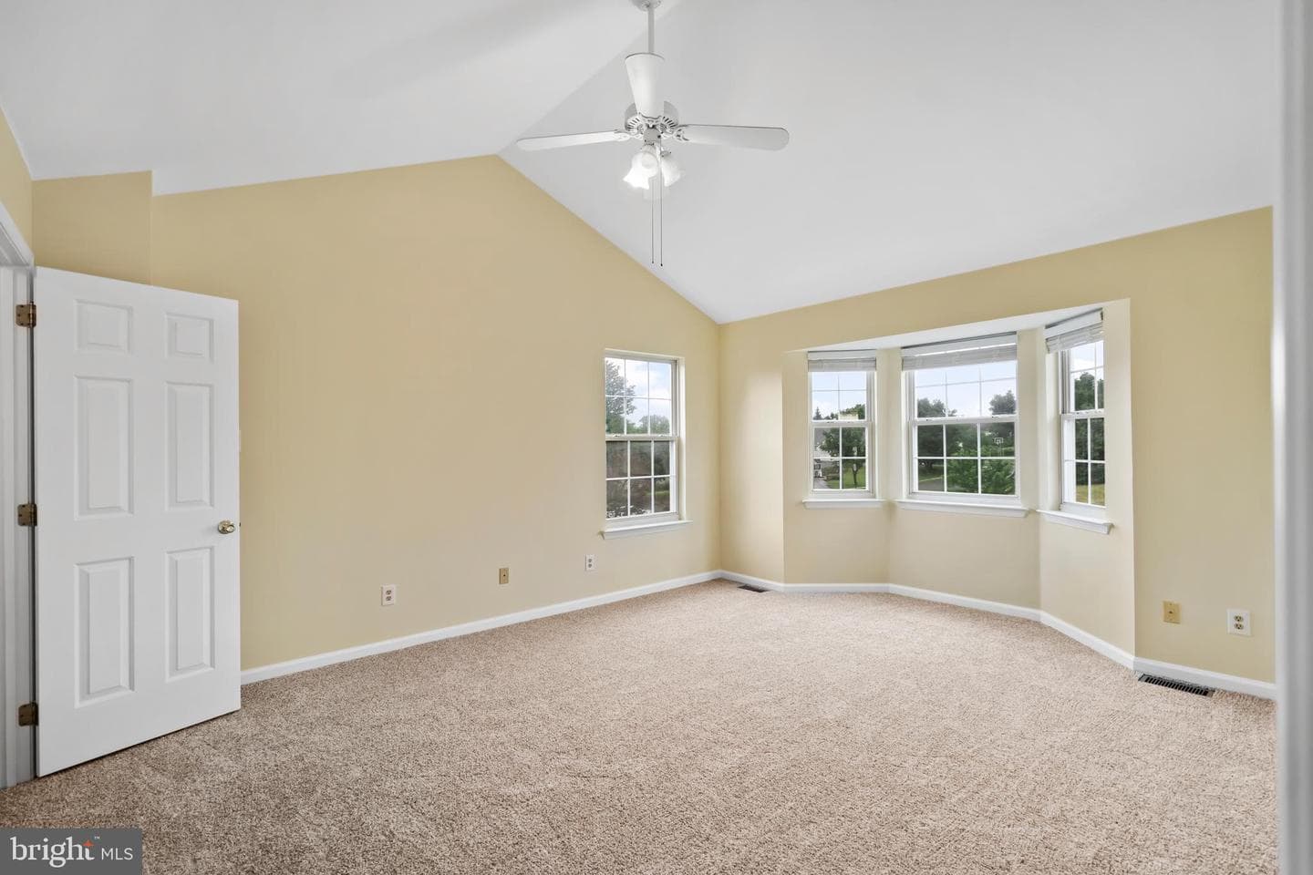 806 Elizabeth Court photo 31