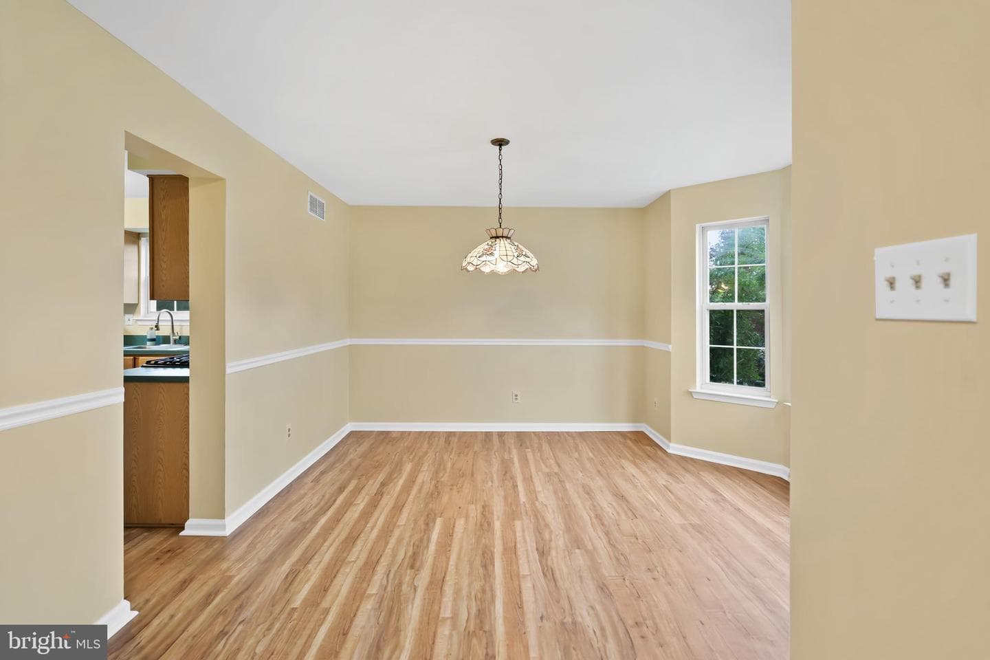 806 Elizabeth Court photo 6