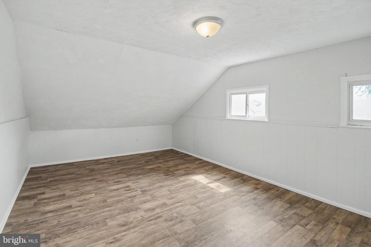 356 W Beech Street photo 26