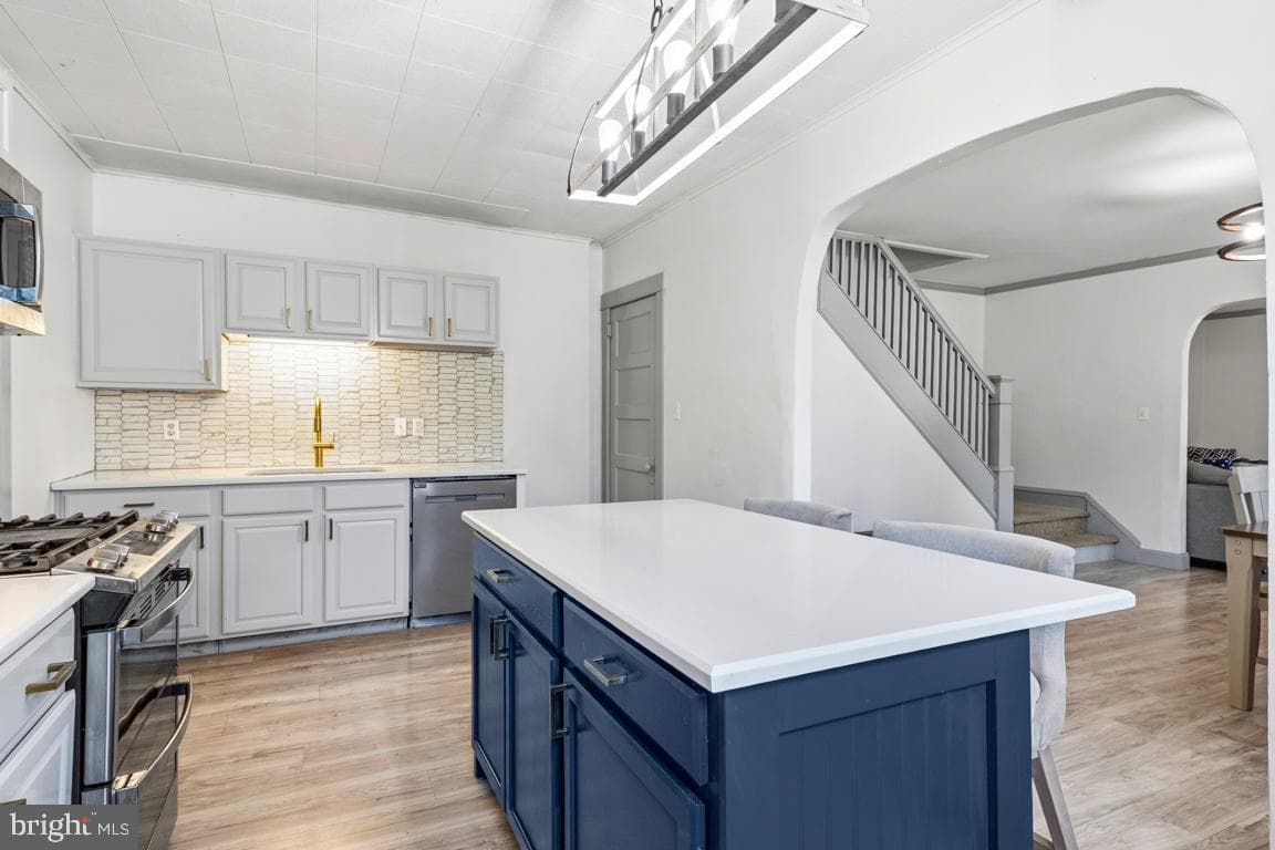 705 E Walnut Street photo 6