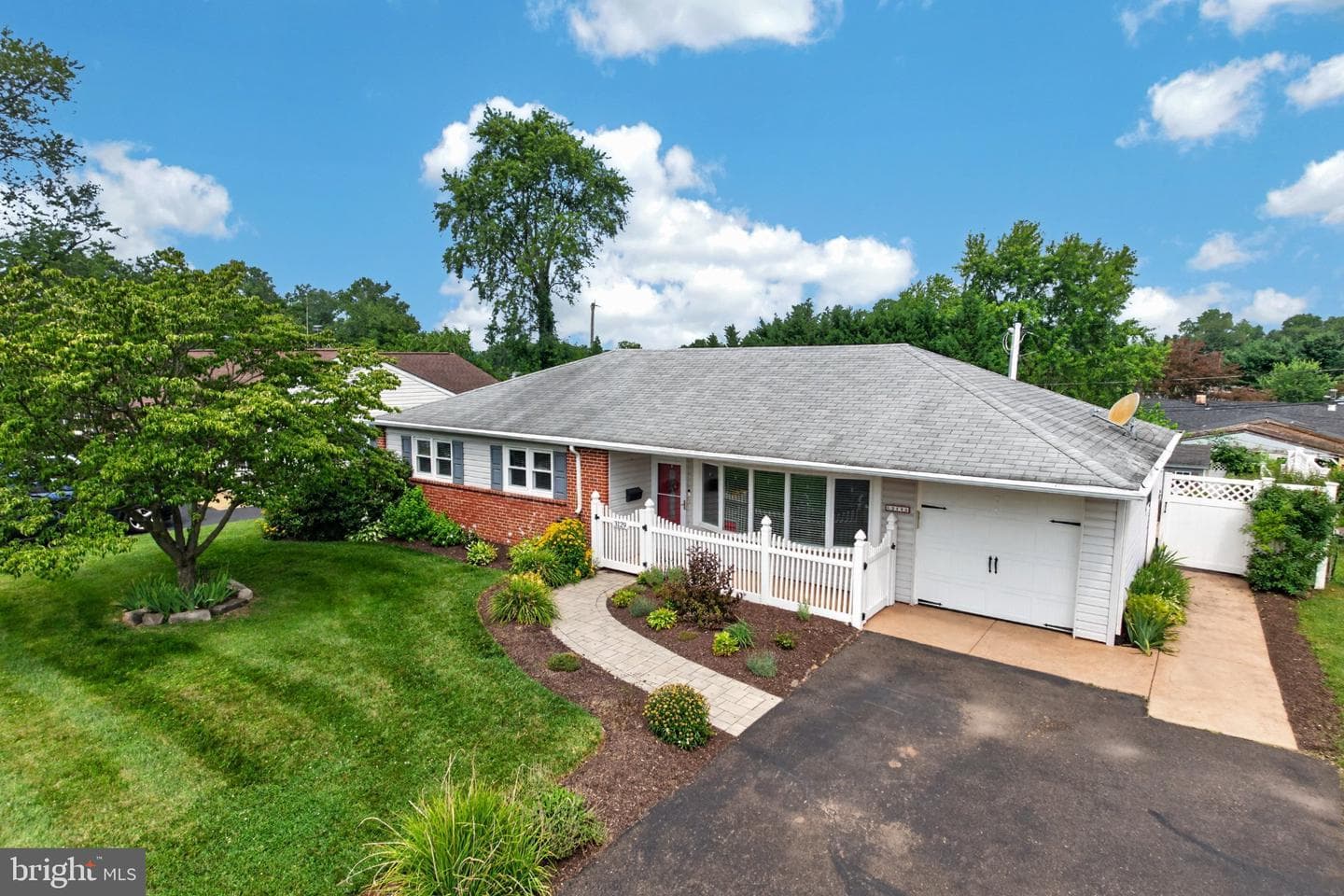 3129 Sycamore Lane photo 10
