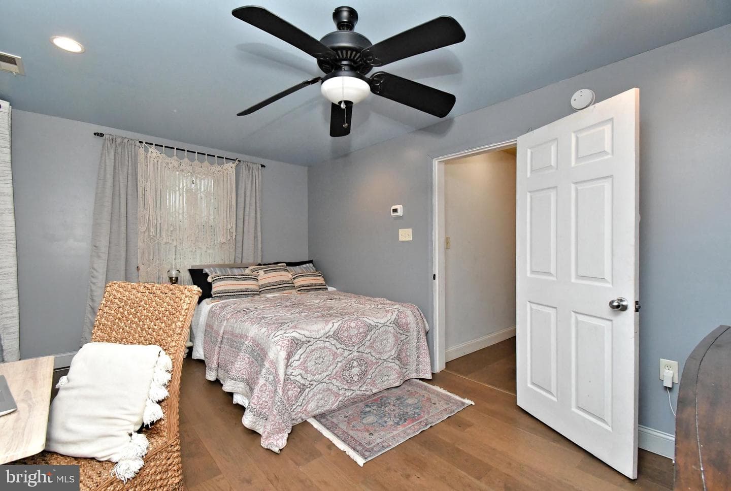 658 Macoby Avenue photo 25