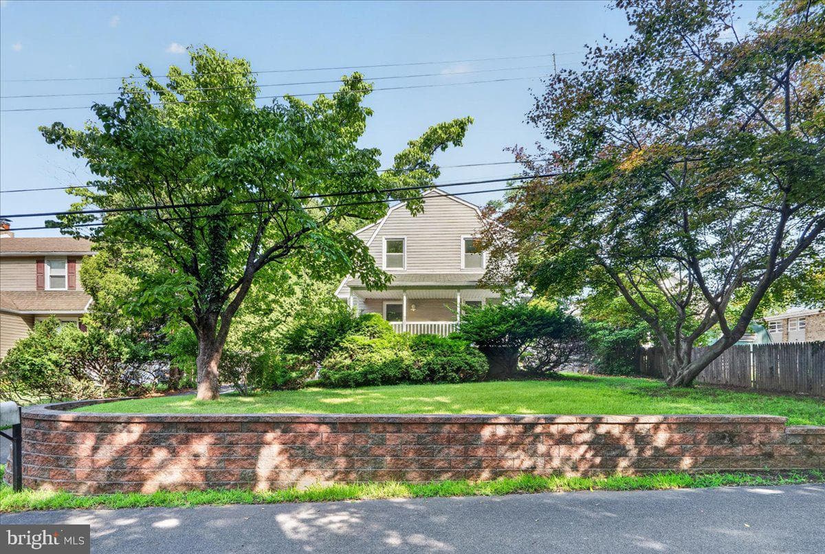 238 Homestead Lane photo 1